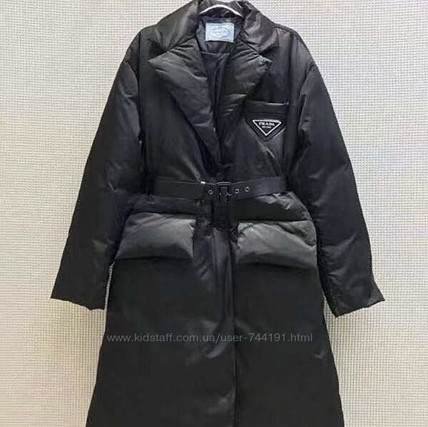 PRADA . Стильный теплый пуховик 