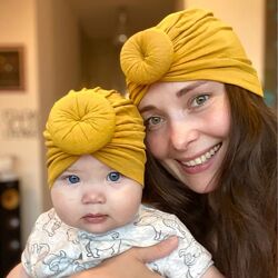 Парные шапочки для мамы и дочки family look
