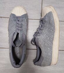 Сірі фірмові кросівки Adidas, розмір 39, устілка 24,5 см. Індонезія