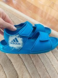 Adidas босоніжки для хлопчика