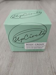 Заспокійливий ультра-зволожуючий натуральний крем для тіла UpCircle. Англія