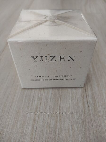 Поживний зміцнюючий денний крем для шкіри навколо очей. Італія