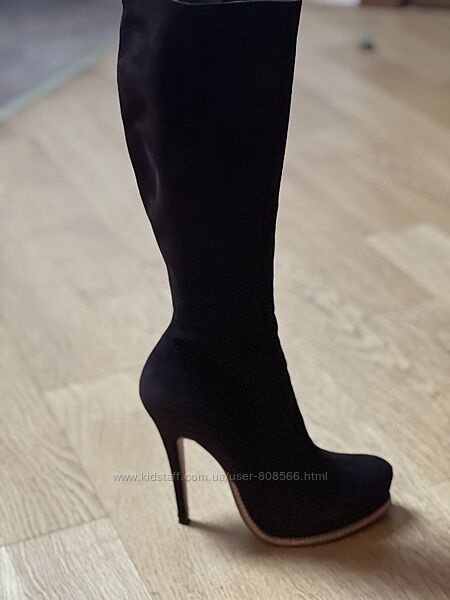 Чоботи жіночі