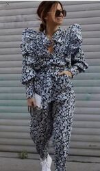 Комбінезон  в квітковий принт від  Zara