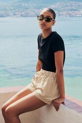 Шорти на основі льону від zara