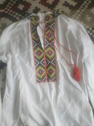 Вишиванка для мальчика в отличном состоянии 