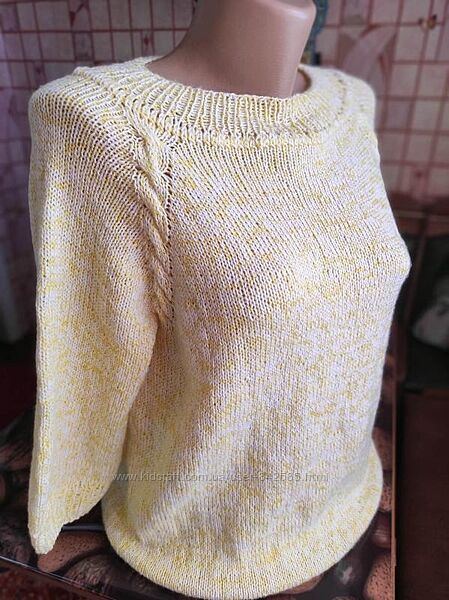 Нiжний меланжевий светр, кольору весни