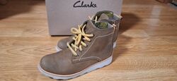Демісезонні дитячі черевики Clarks р.32