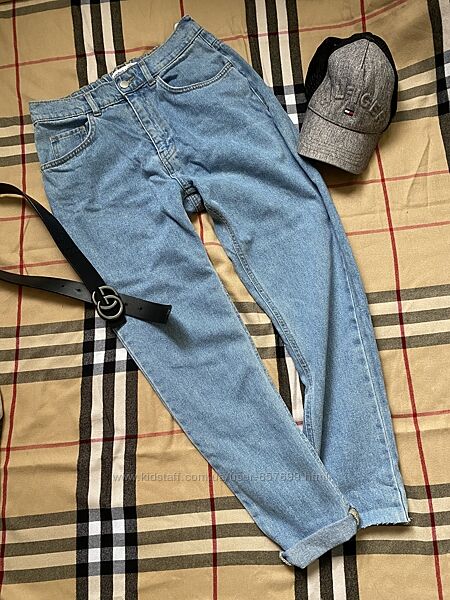 Продаю стильні джинси жіночі ідеальний стан.