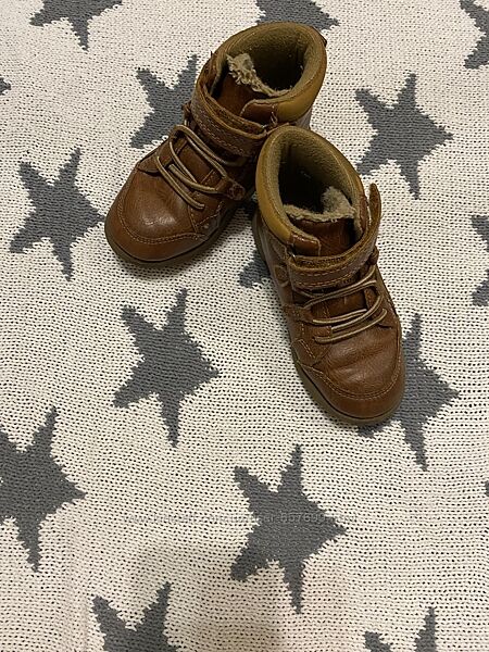 Класні демисезонні ботінки на хлопчика якісні. Гарна якість, супер ціна.