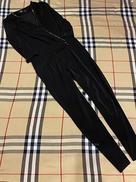 Продаю жіночий красивий комбінезон ідеальний фірмовий . Гарна якість, нарядни