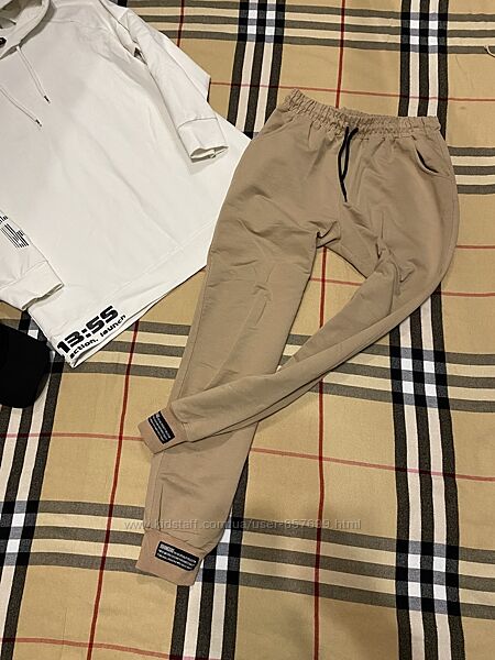 Крутий костюм на дівчинку з худі якісний супер ціна. Стан майже новий.