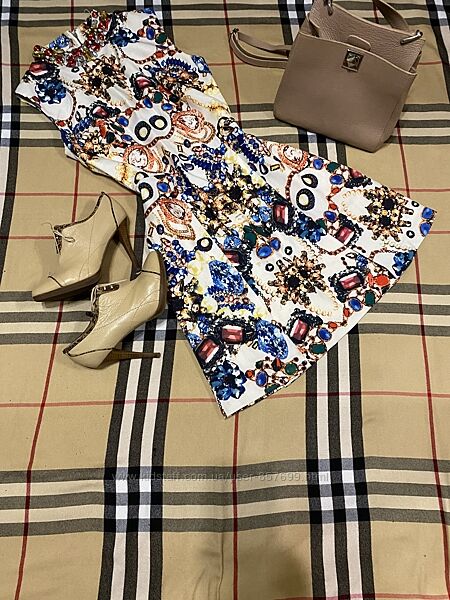 Красиве нарядне плаття стильне актуально. Розмір С.