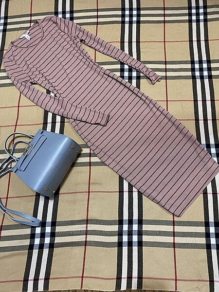 Продаю класне плаття рубчик жіноче полоска. Ідеальний стан. Гарна модель.