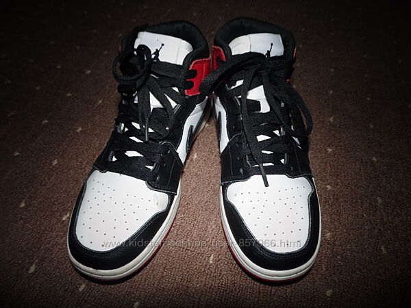 Шкіряні кросівки Jordan Nike розмір 37 устілка 23,5 см