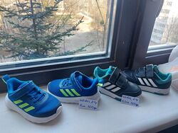 Adidas кросівки 