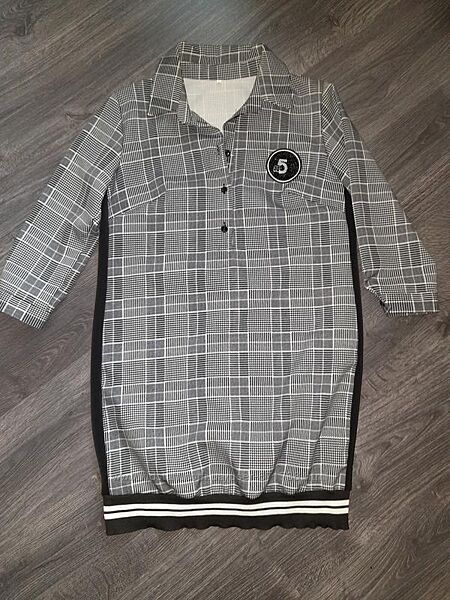 Сукня у спортивному стилі