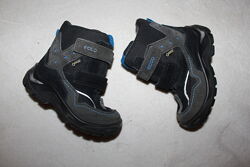 Сапоги ботинки термо фирмы Ecco 25 Размера по стельке 15,5 см. 