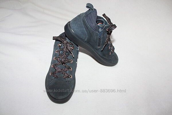 Демисезонные ботинки фирмы Ecco 33 размера по стельке 21 см. вся стелька с 