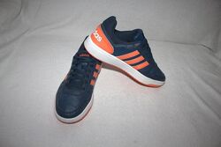 Кроссовки фирмы adidas 38 размера по стельке 24,5 см.