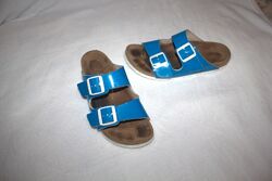 Шлепанцы фирмы birkenstock 39 размера по стельке указано 25 см.