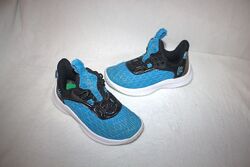 Кросівки фірми under armour 33 розміру по устілці 21 см.
