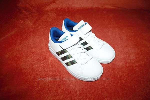 Кросівки фірми adidas 29 розміри за устілкою 18,5 см. 