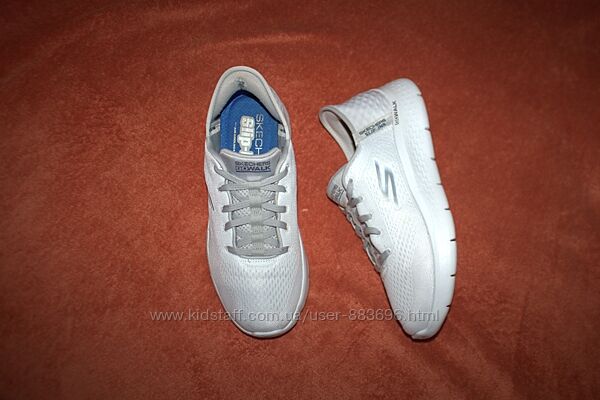 Кроссовки фирмы skechers 42 размера по стельке 26,5 см 