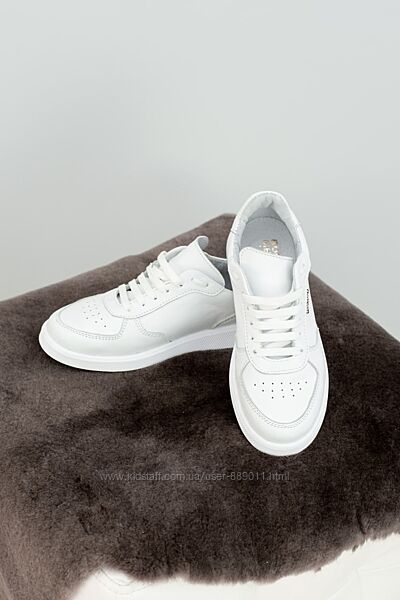 Белые кеды 