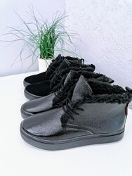 Чорні зимові черевики хайтопи