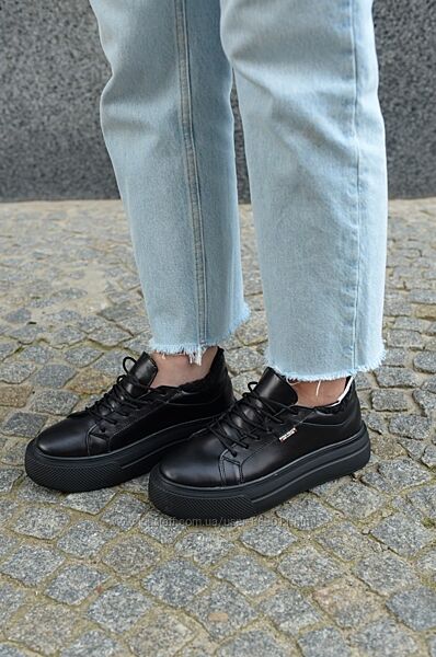 Зимові жіночі кеди на платформі