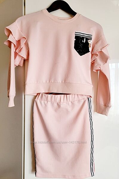 Модный розовый костюм юбкареглан, р. 140.