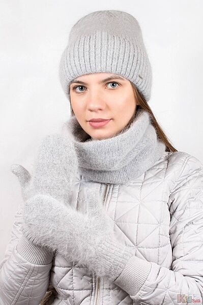 Комплект шапкабафрукавички світло-сірі для дівчинки Odyssey