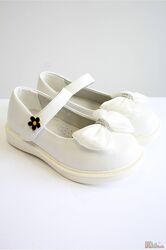 Туфлі білі Бантик з квіточкою для дівчинки Jong-Golf