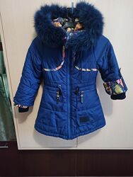 Очень тёплая зимняя куртка с натуральной опушкой