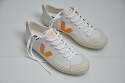 VEJA. Оригинал. Белые мужские кеды. р. 42 - 27,0 см.
