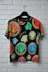 VERSACE. Оригинал. Стильная брендовая футболка. на M / L.