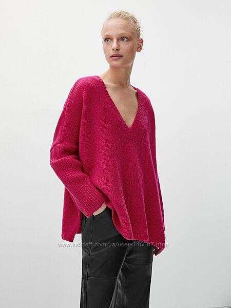 Яскравий светр малинового кольору massimo dutti 