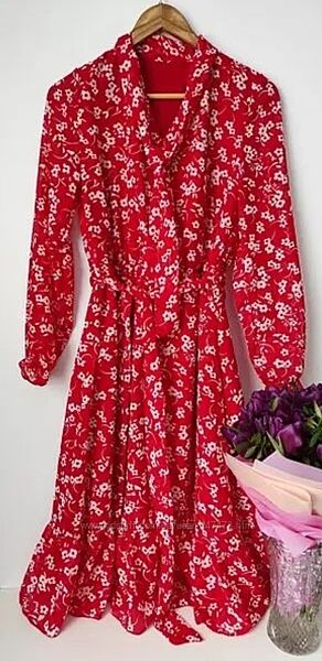 Жіночна сукня.