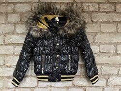 Черная дутая лакированная деми куртка с шикарным  мехом RUUM Размер 5-6 лет