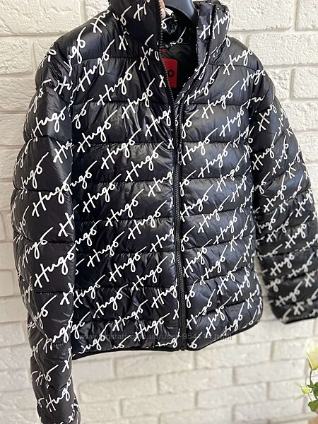 Куртка Hugo Boss оригинал размер XS