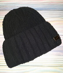 Шапка вязана жіноча. Мяка жіноча вязана шапка. Шапка з флісовою підкладко