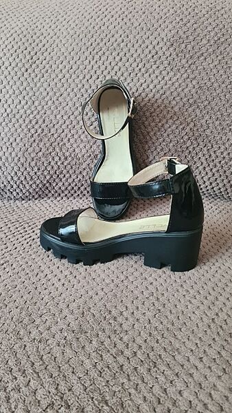 Босоніжки Nivelle