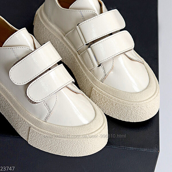 Модні лакові білі кеди на липучках натуральна шкіра глянець