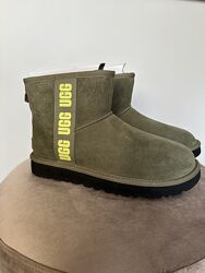 Ugg classic logo mini