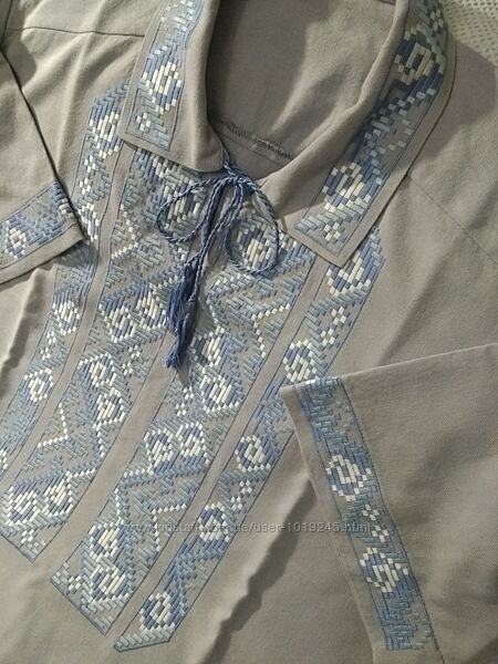 Чоловіча вишиванка ручної роботи Лазурова