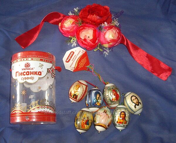 Прикраса з квіток на Паску Великдень