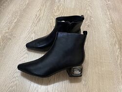Черевики жіночі