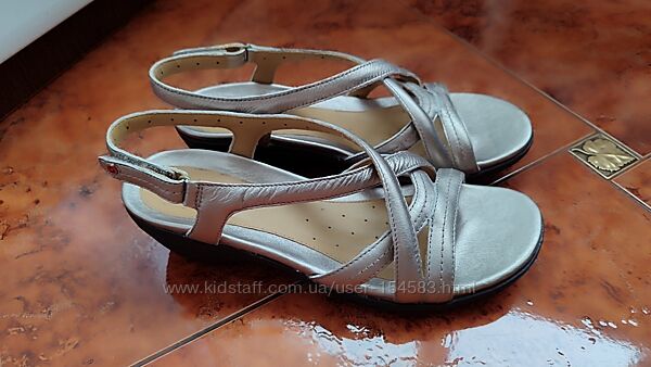 Нові босоніжки ф. Clarks р.6,5