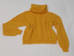 Вязаний светр ручної роботи